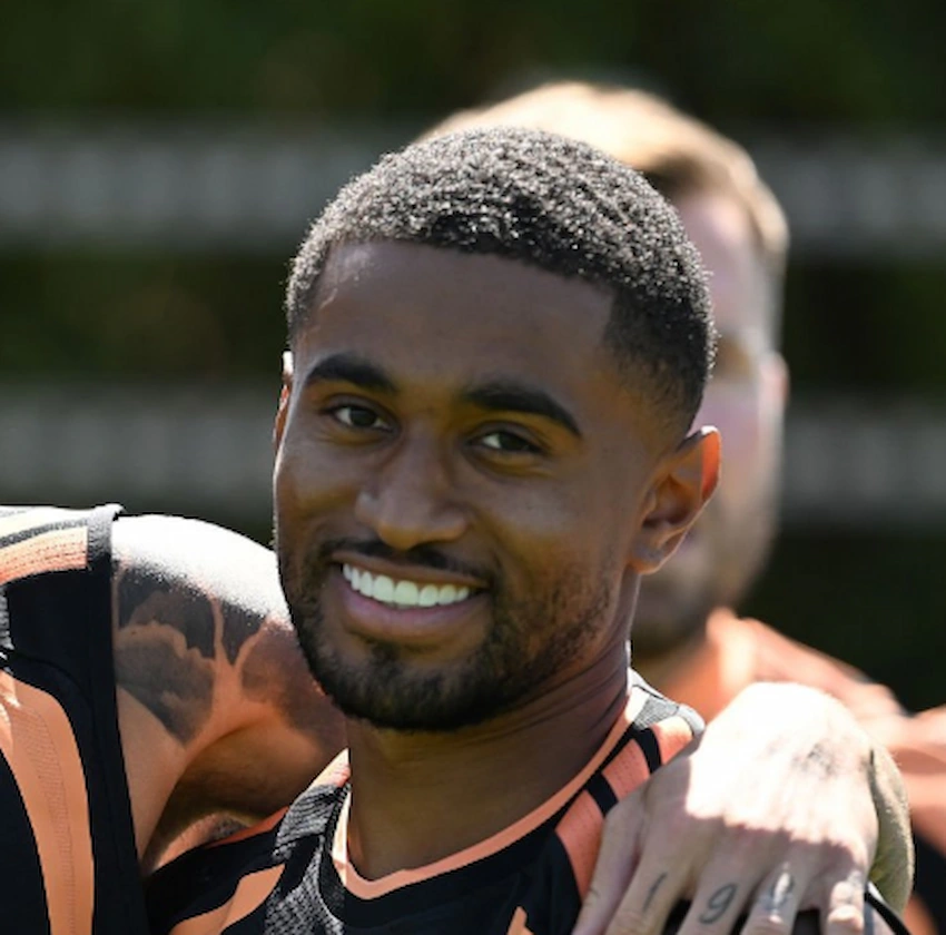 reiss nelson teeth 2026
