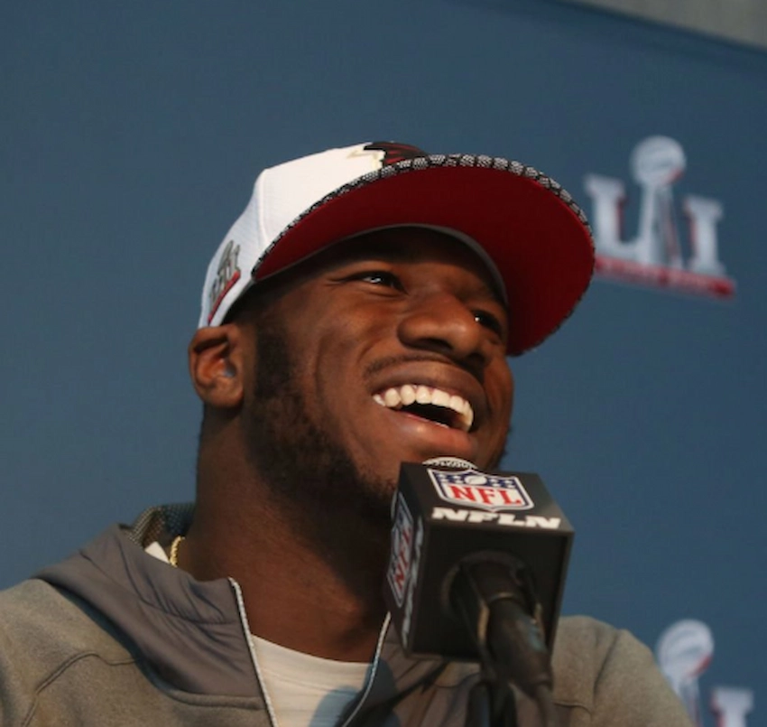 deion jones teeth 2017