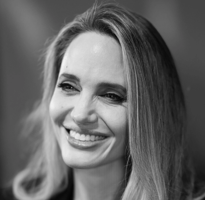 angelina jolie teeth
