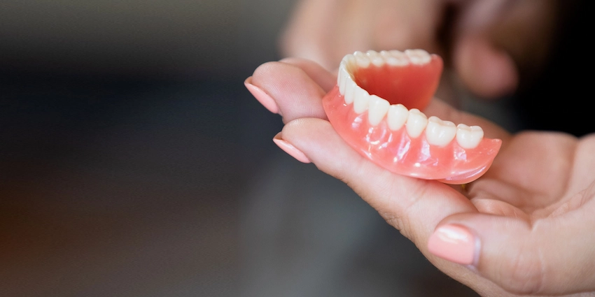 can denture adhesive cause mouth sores the hidden risks