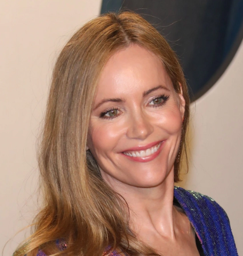 leslie mann teeth 2020