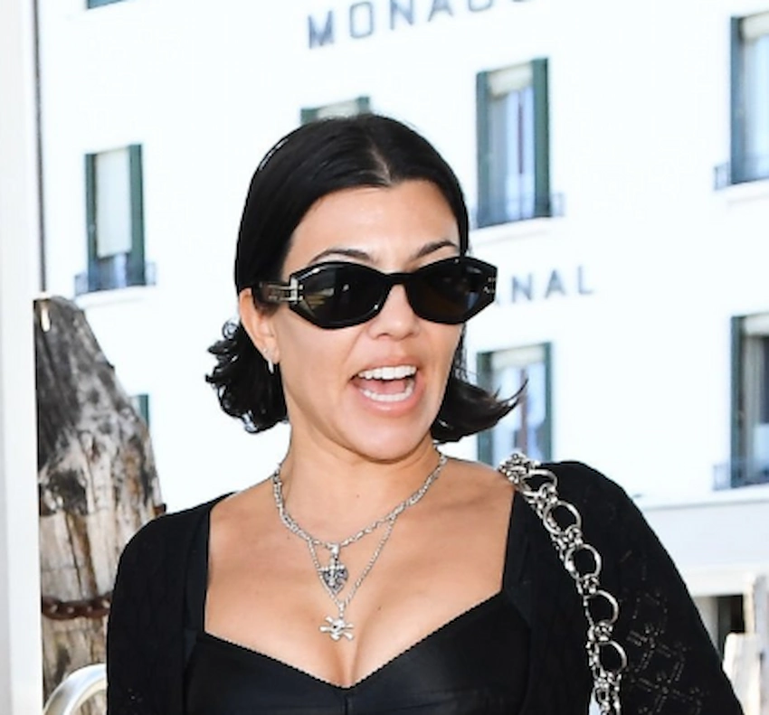 kourtney kardashian teeth 2020 kourtney kardashian teeth 2020