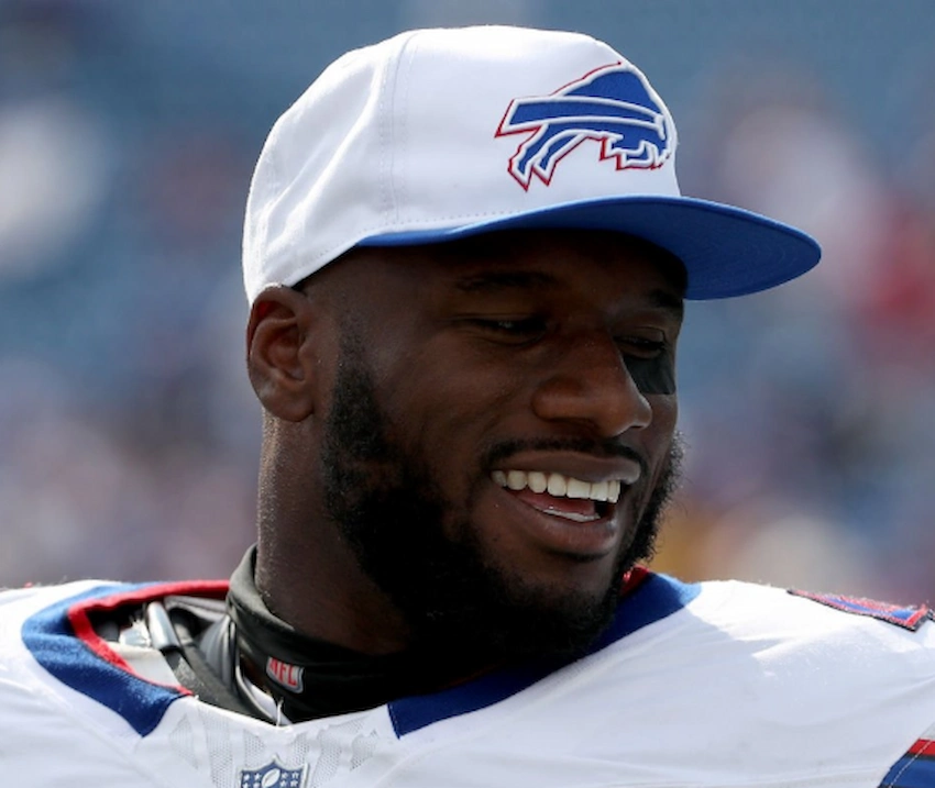 deion jones teeth 2024