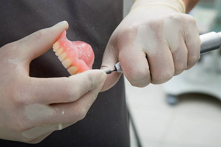 the hidden link can denture adhesive cause sinus problems