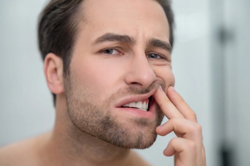 signs of gum disease dental pain